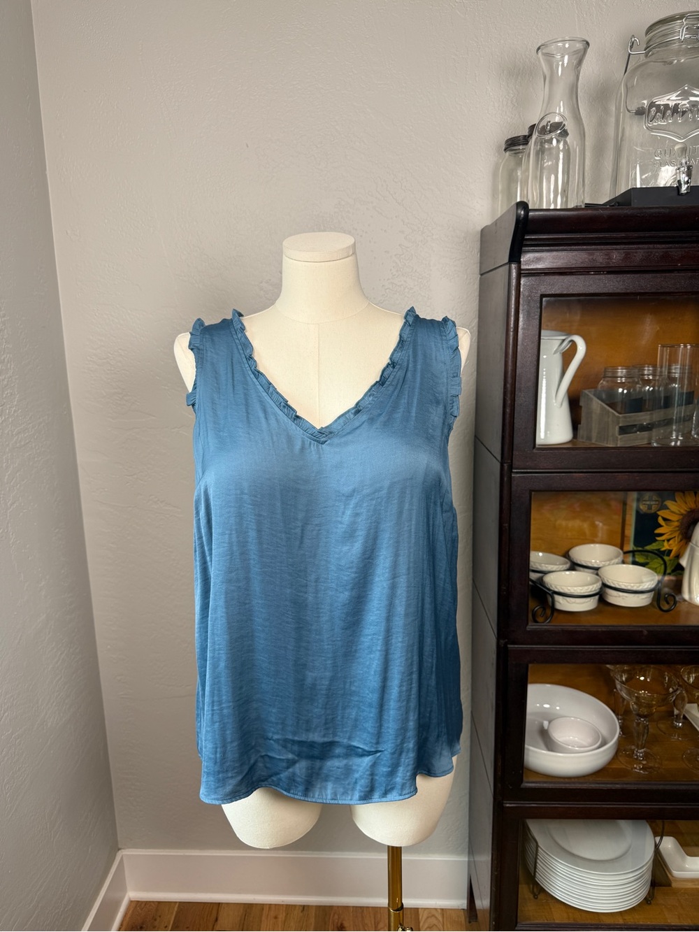 LC Lauren Conrad Blue Ruffle Trim Sleeveless Blouse Tie Back XXL